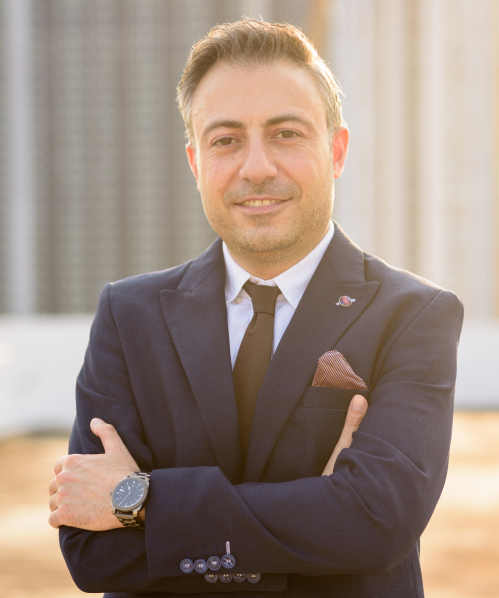 Leader Image